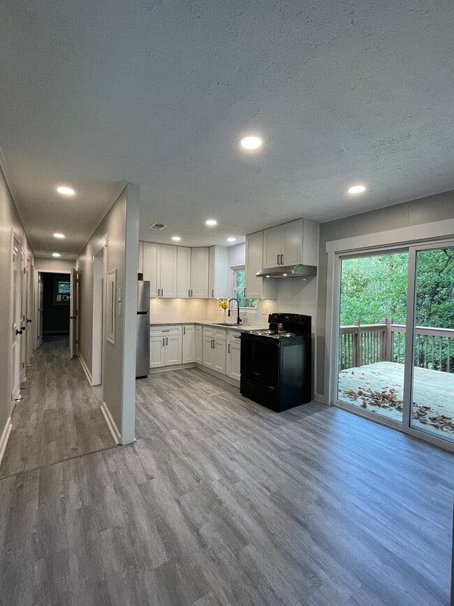 Photo - 1206 Willow Ct NW