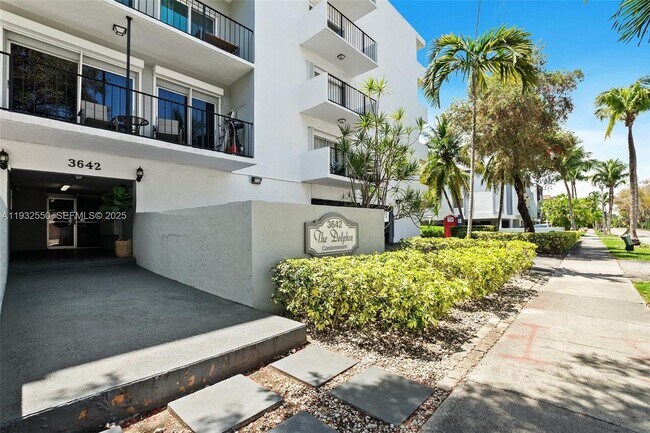 Photo - 3642 NE 171 St Unit 506