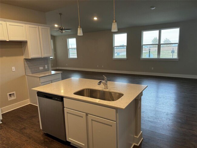 Photo - 201 Pinnacle Ln
