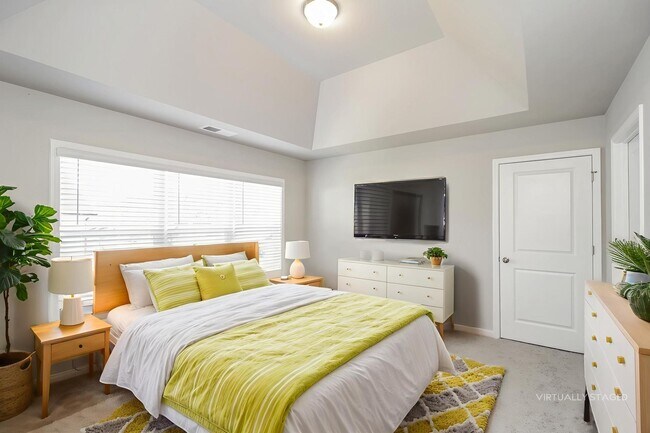 Photo - 588 Elliston Pl