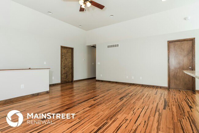 210 Frank St