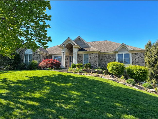 Elegant 4-Bedroom Home in Beautiful Lake S... - Elegant 4-Bedroom Home in Beautiful Lake S...