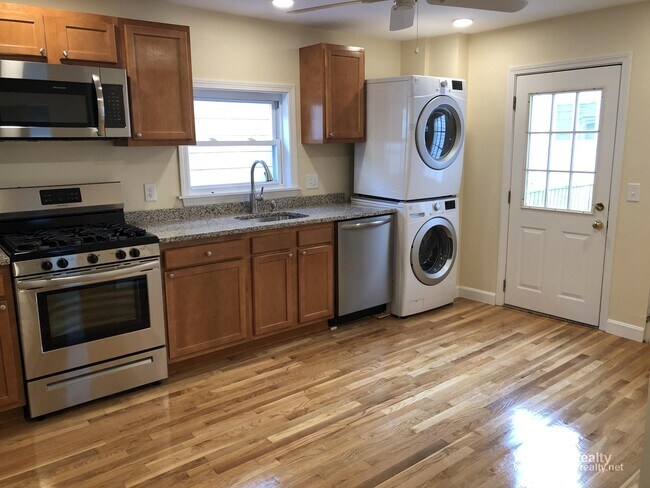 Photo - 215 Cedar St Unidad 2