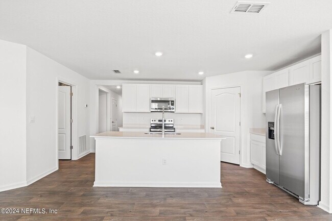 Photo - 12927 Rubber Fig Ter