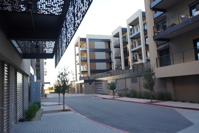 Exterior - 19355 N 73rd Way Unit 3006