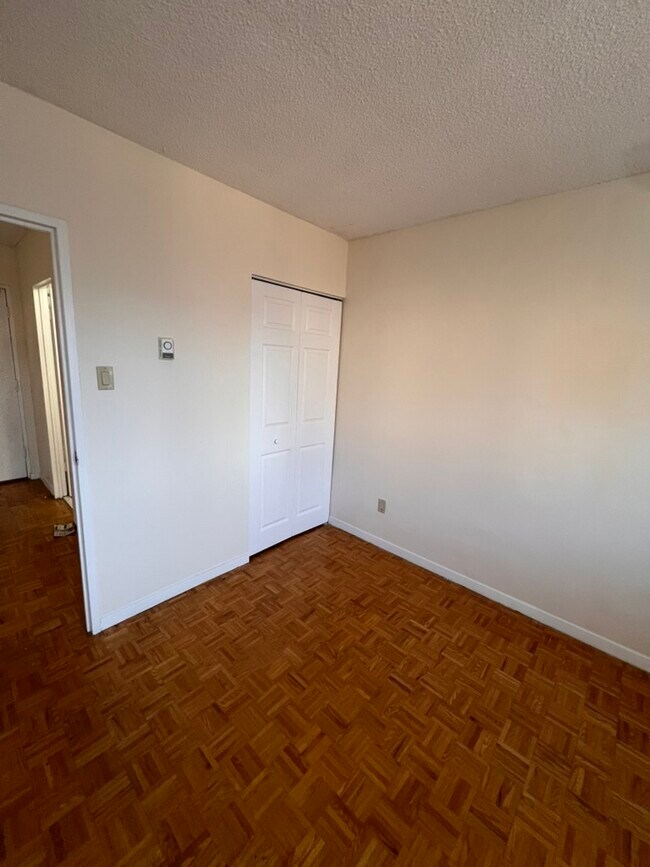 Photo - 263 MacLaren St