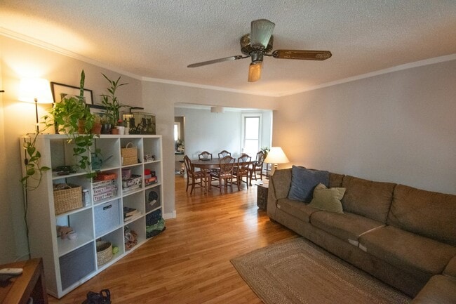 Photo - 1327 6th St NE House