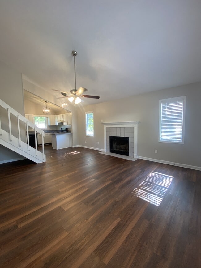 Photo - 145 Viking Dr