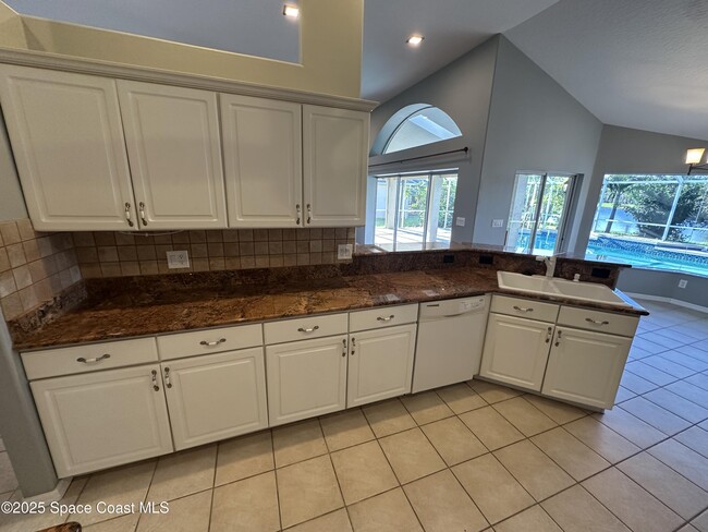 Photo - 908 Fostoria Dr