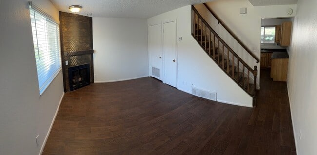 Photo - 900 N Main St Unidad 1