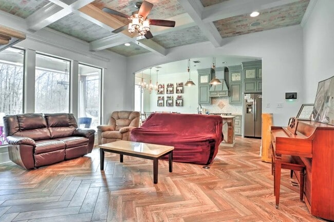 Photo - 111 Haymarket Ct