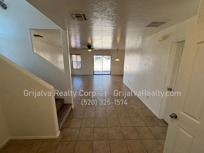 Photo - Beautiful 2-story 4-Bedroom, 2 Bath House with Loft for Rent (Green Valley)