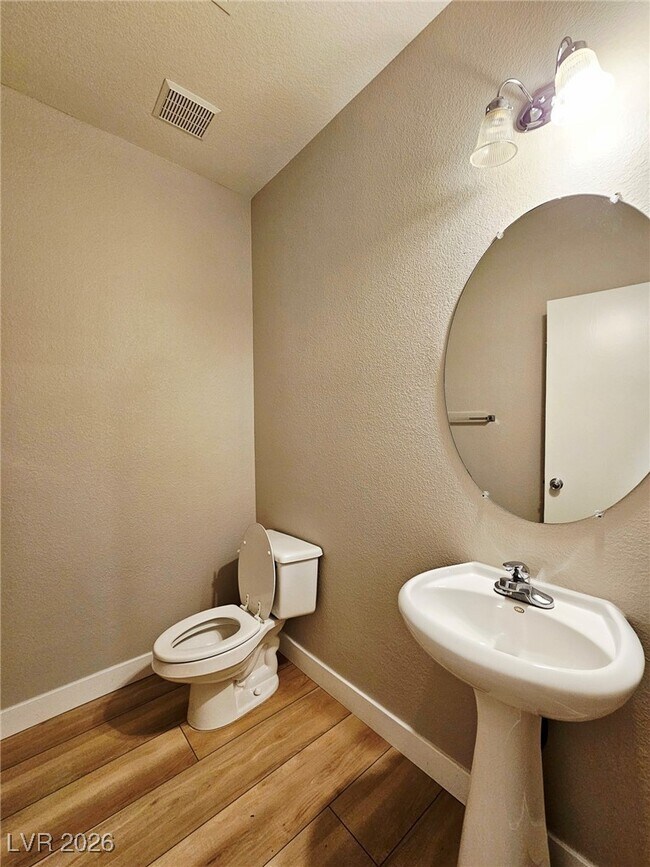 Photo - 3924 Sweet Pine St