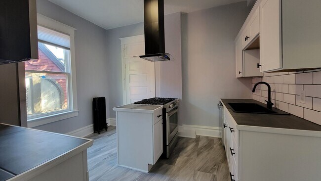 Photo - Aves Beauty Unit #4