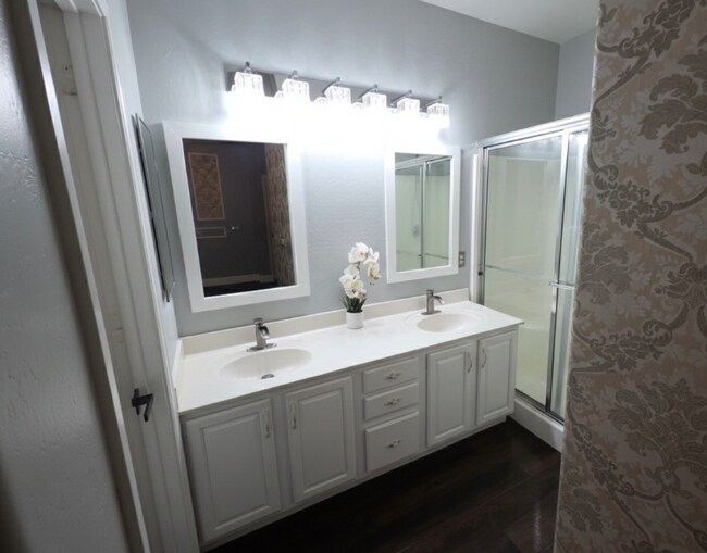 Photo - 17004 W Halifax Ln