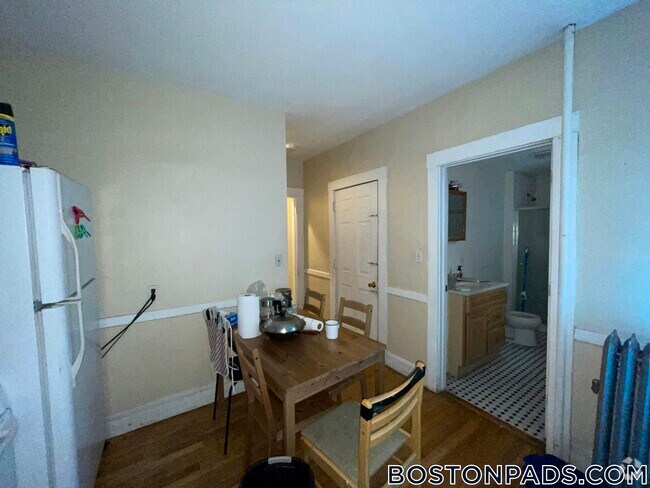 Building Photo - 192 Kelton St Unit 1 Rental