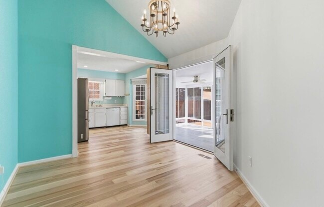 Photo - 322 N Birchwood Dr