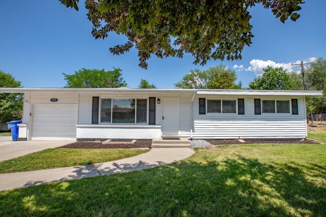 Building Photo - 9949 Sego Lily Dr Rental
