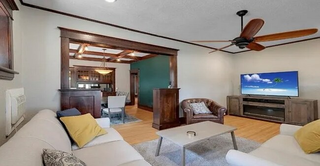 Photo - 1823 N Girard Ave Unit 1