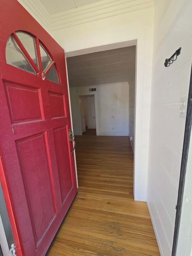 Photo - 607 Avenue G