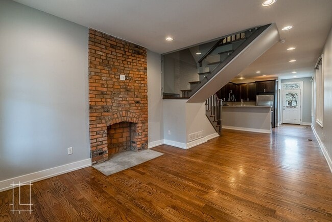 Building Photo - 160-162 E 3rd Ave Unit 162 E 3rd Ave Rental