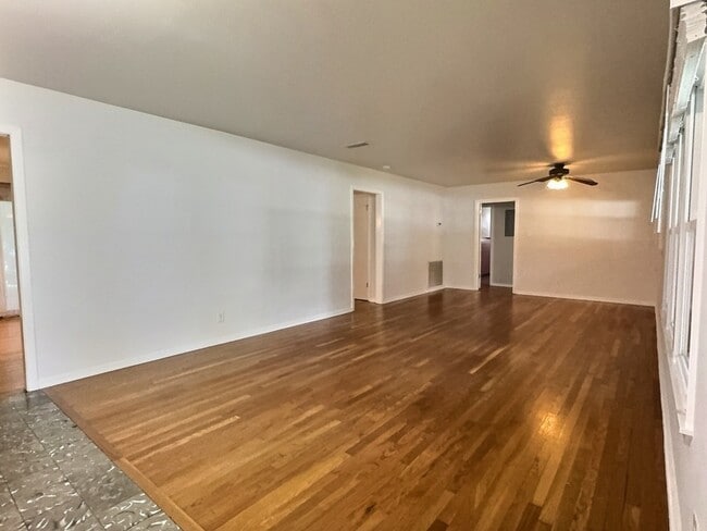 Photo - 635 Rockhill Dr