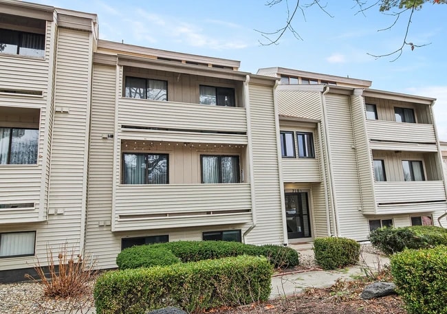 Building Photo - 2103 Melrose Dr Unit A