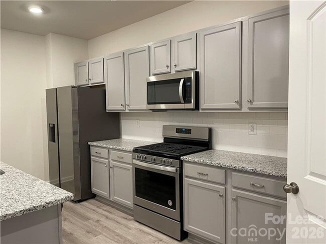 Photo - Available for immediate move in!