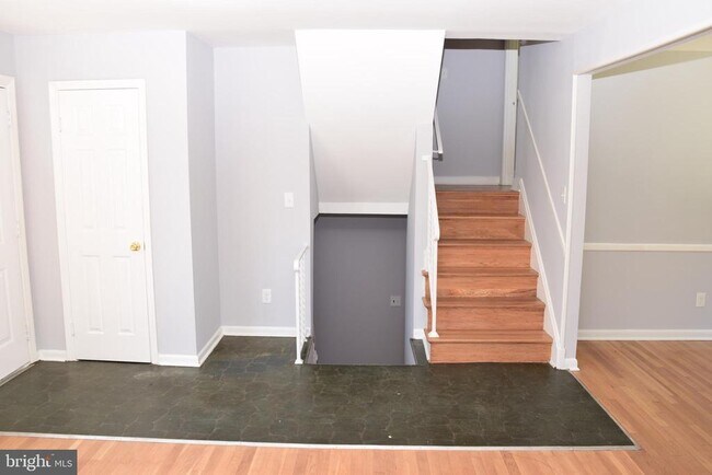 Photo - 6910 Emerson St