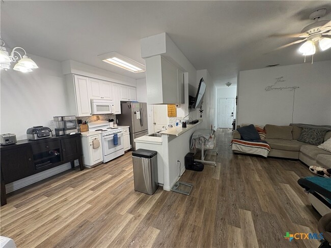 Photo - 1500 N Claremont Cir