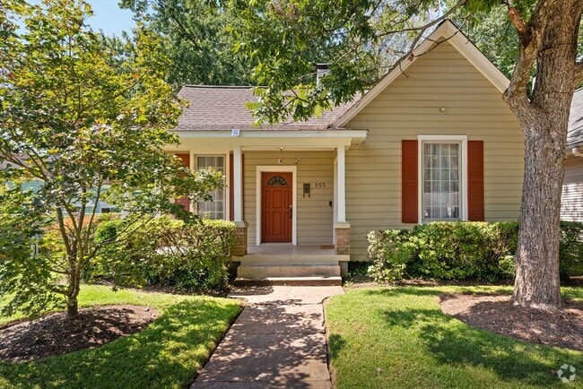 Building Photo - Recently updated and fully furnished Midto... Rental