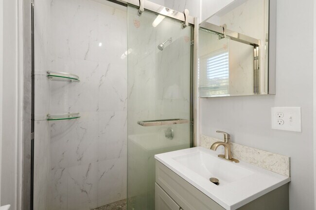Photo - 517 Washington St Unit 1