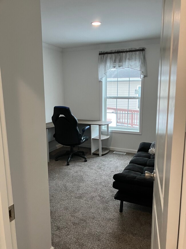 Building Photo - 34 Summit Ave Unit 34 Summit