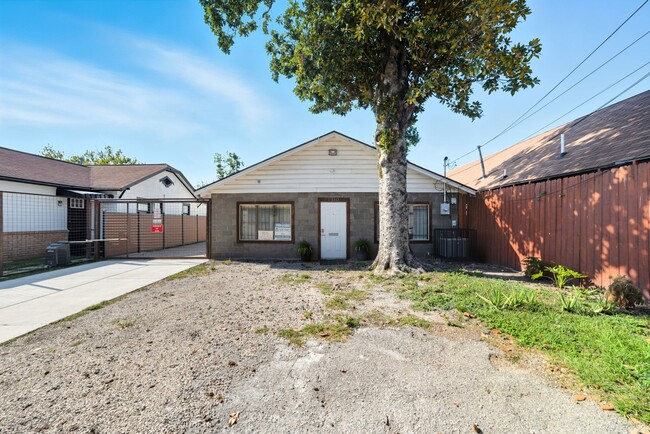 Building Photo - 1310 E 29th St Rental
