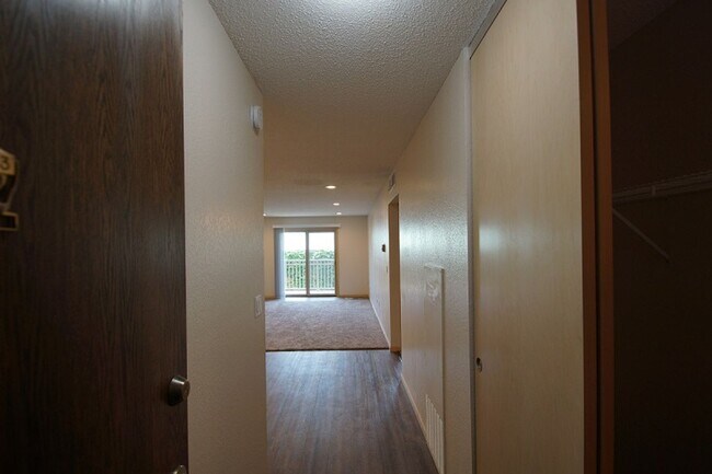 Photo - Remodeled 1BR Walk In Closet Unidad 213