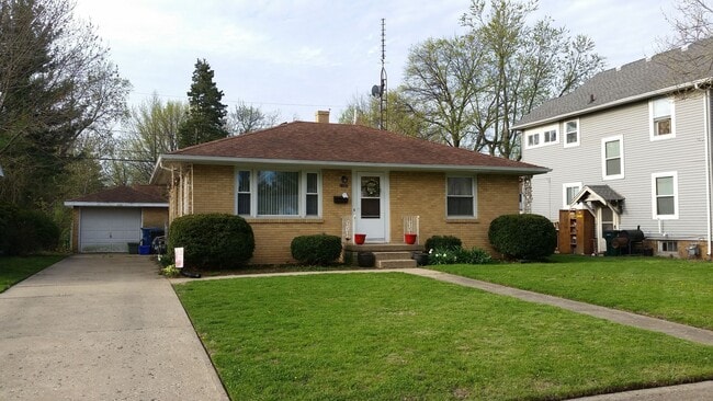 Building Photo - Charming Brick Home with Full Basement & W...