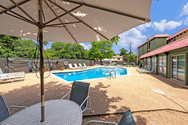 Photo - Kensington Court