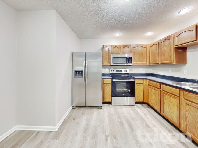 Photo - 10893 Glenayr Dr