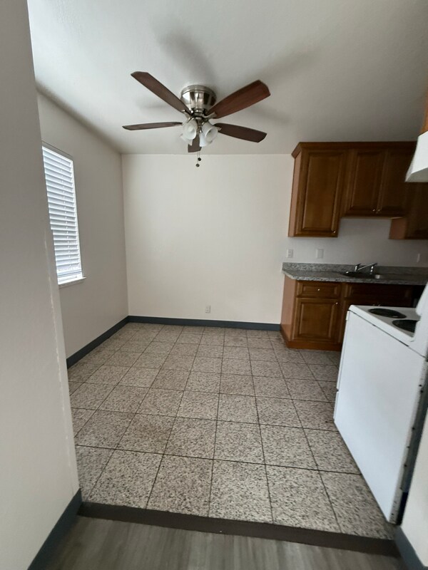 103 E Lewelling Blvd Unit 7 upstairs