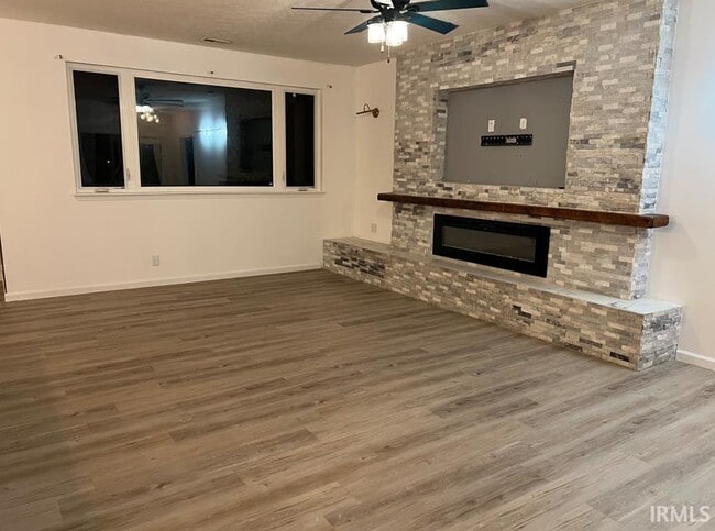 Photo - 861 Farrier Pl