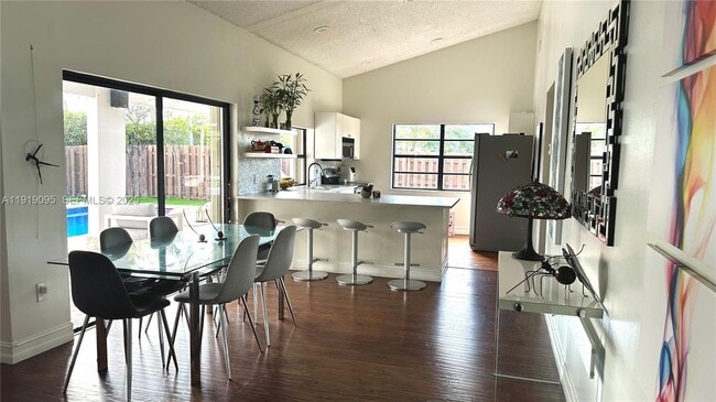 Photo - 528 SW 166th Terrace