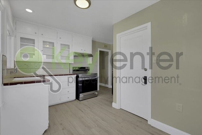 Building Photo - 1119 Lochbrae Rd