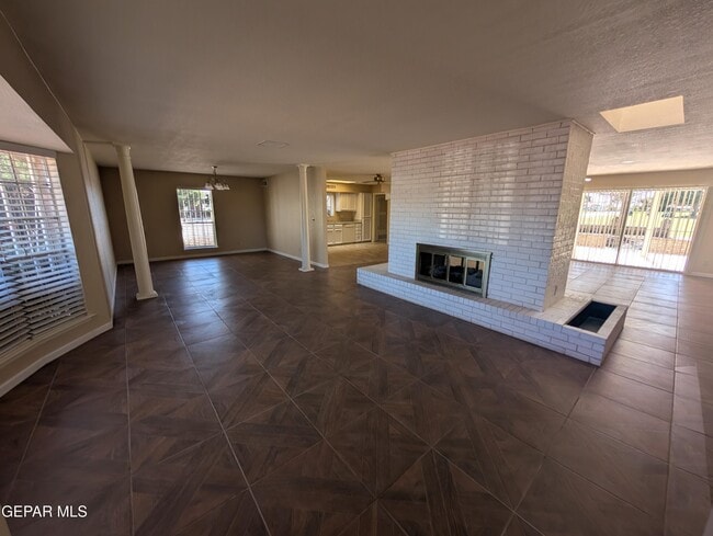 Photo - 17001 Carson Dr