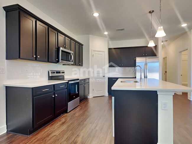 Photo - 2928 Rolling Acres Rd