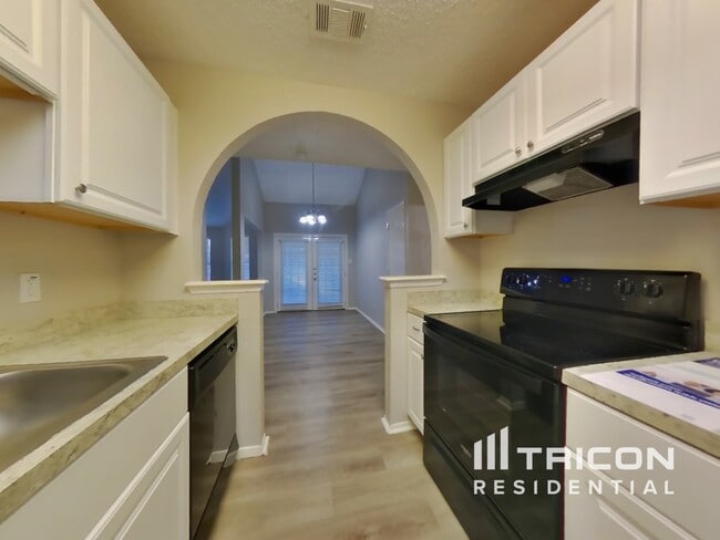 Photo - 3107 Lucida Ln