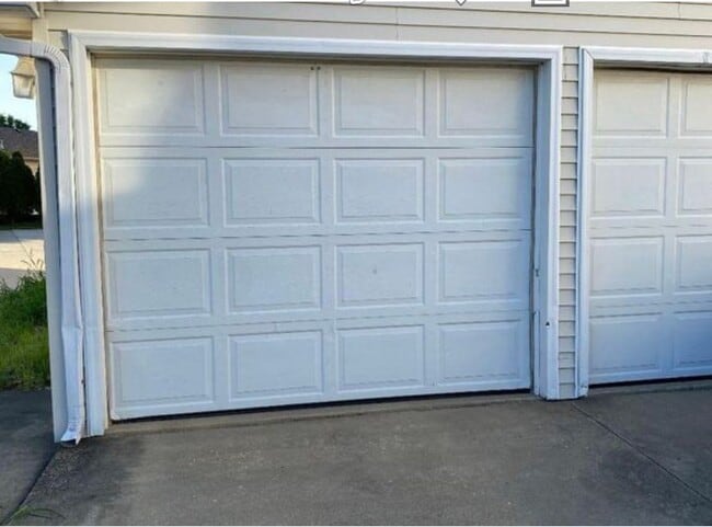 Photo - 475 Plum Creek Ct