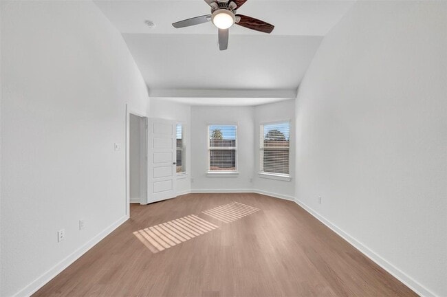 Photo - 32455 Sunbeam Dr