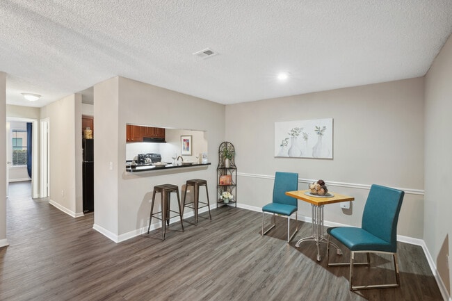 Kitchen & Dining Space