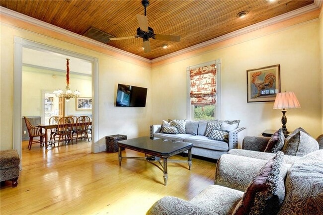 Photo - 101 Short St