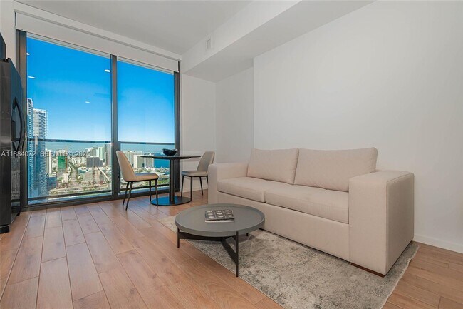 Photo - 398 NE 5th St Unidad 3003